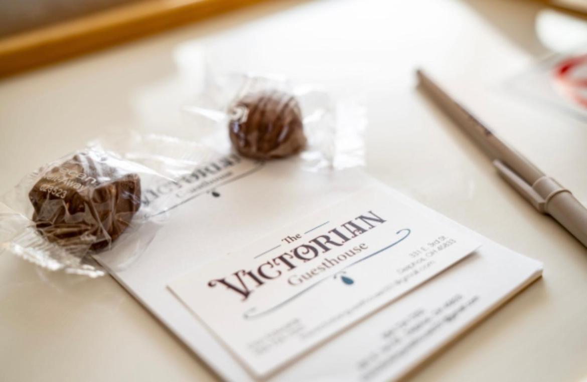 The Victorian Guesthouse Delphos Buitenkant foto